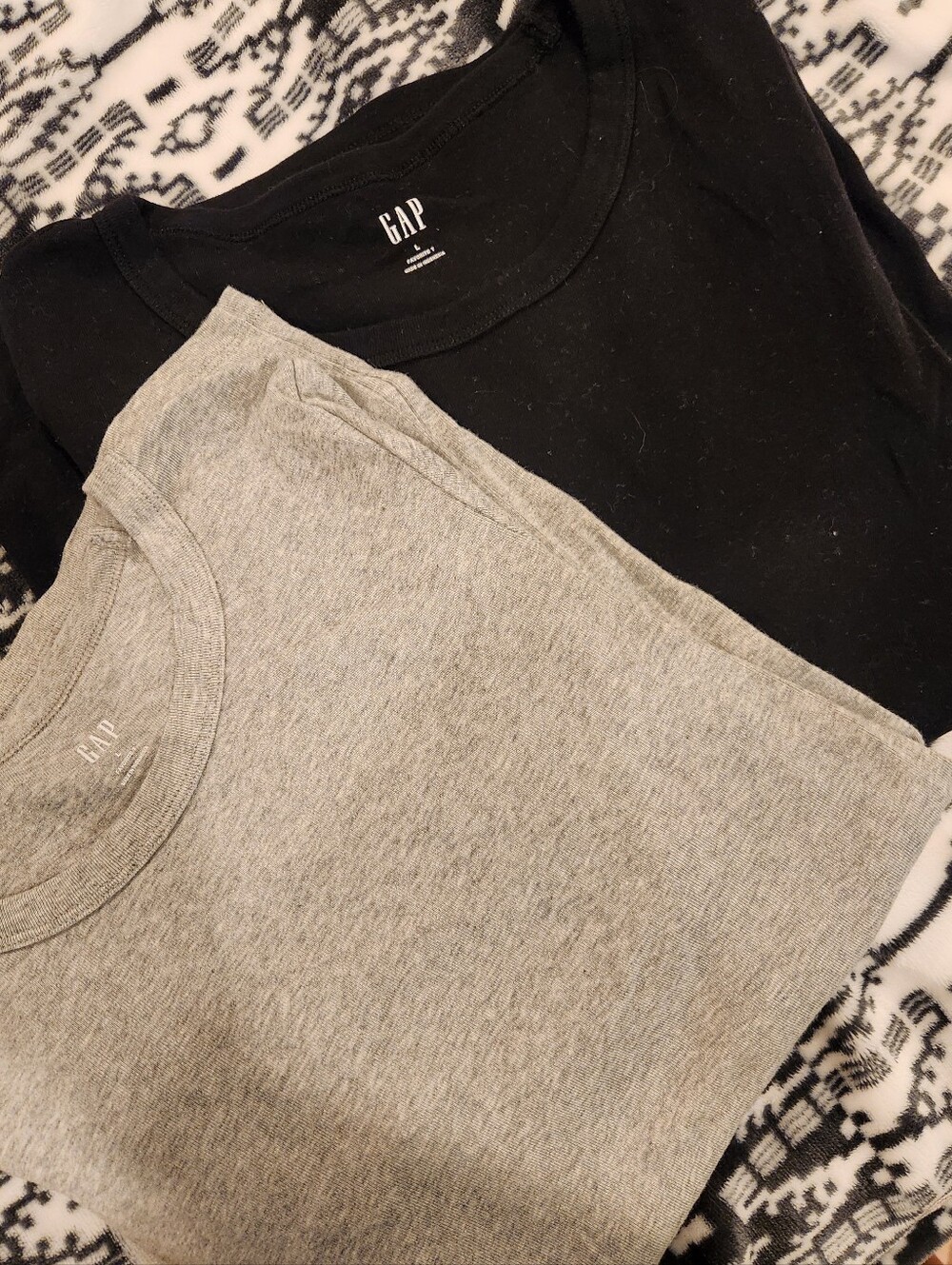 GAP Women's 2-Pack Crewneck Long Sleeve Henley Shirts - Black & Heather Gray